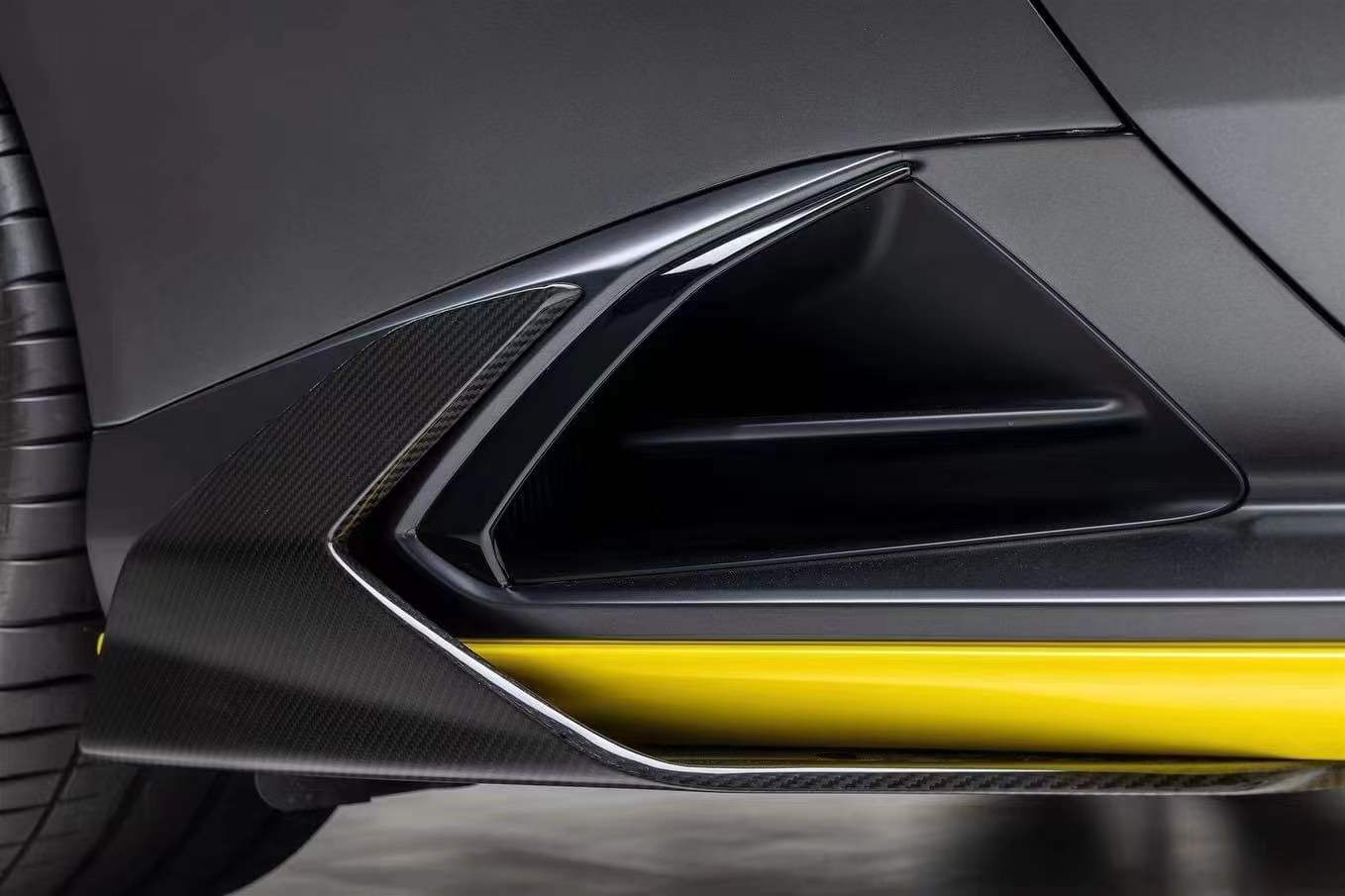 Lamborghini STO V Style Dry Carbon Parts - styling view