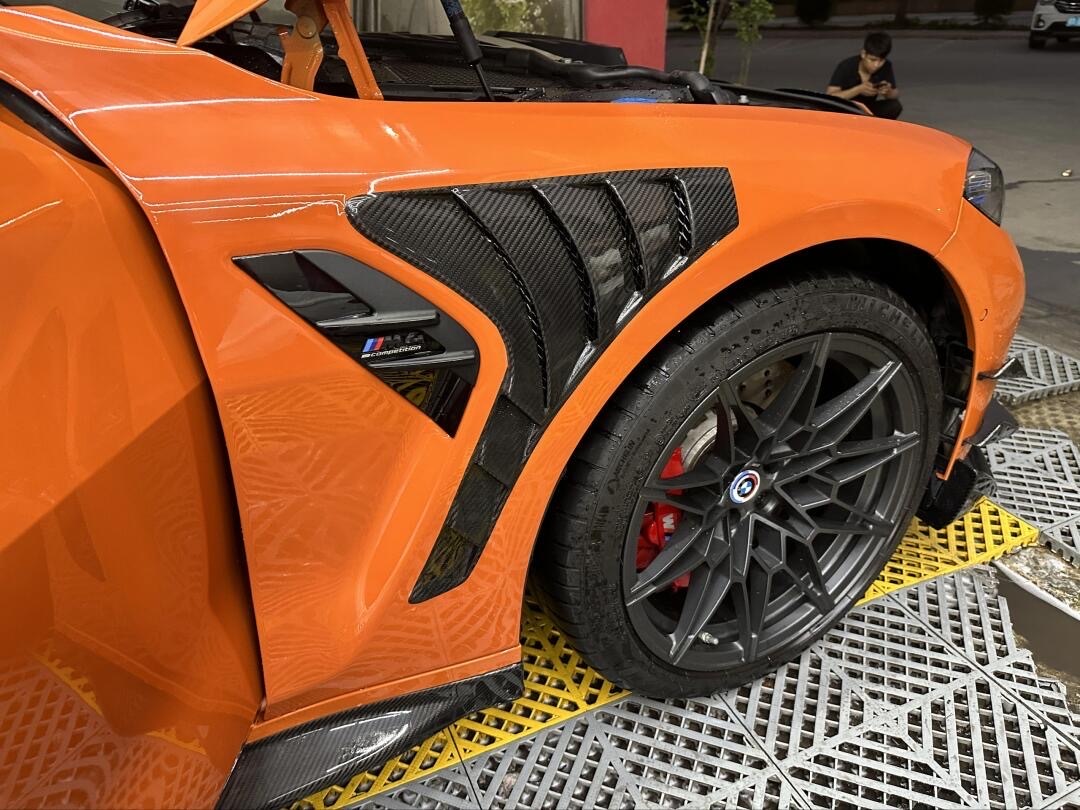 BMW G80 M3/G82 M4 Ocean Design Dry Carbon Shark-Fin Fenders - styling view
