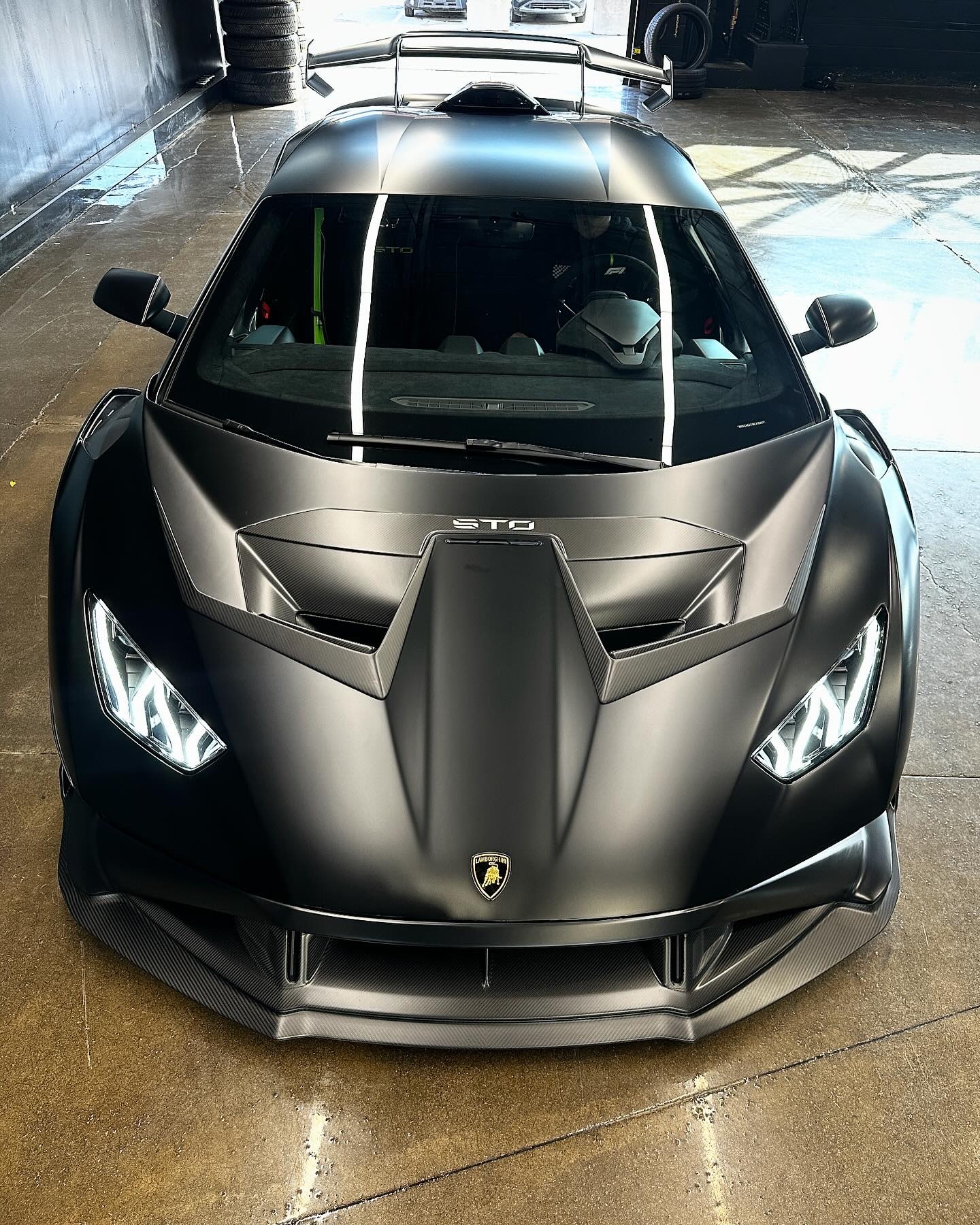 Lamborghini STO V Style Dry Carbon Parts - styling view