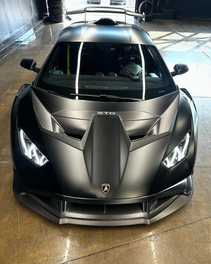 Lamborghini STO V Style Dry Carbon Parts - styling view