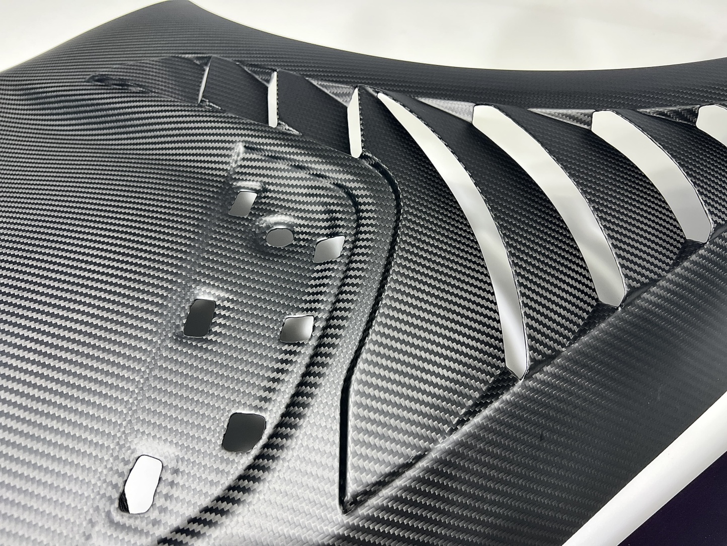 BMW G80 M3/G82 M4 Ocean Design Dry Carbon Shark-Fin Fenders - styling view