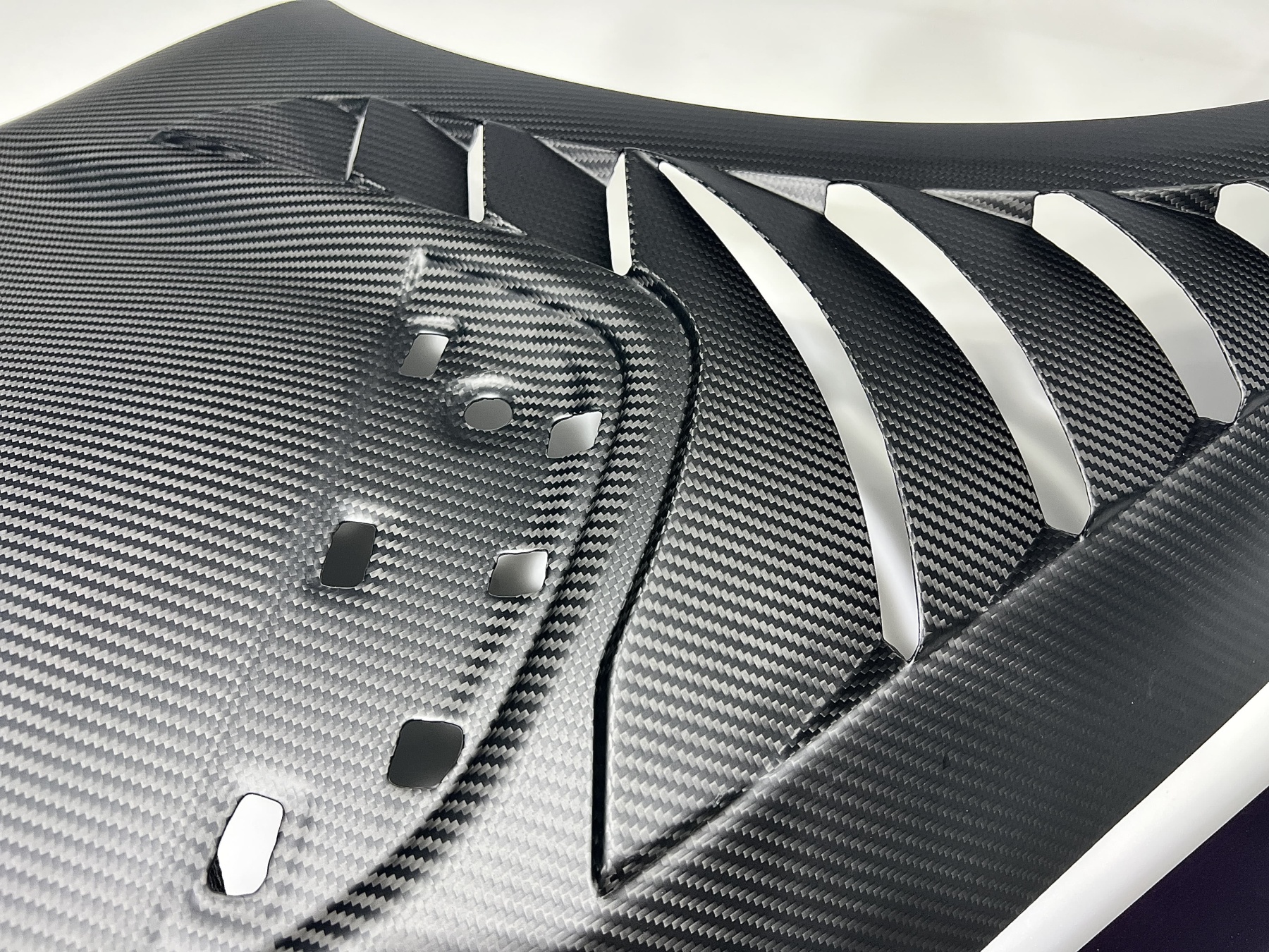 BMW G80 M3/G82 M4 Ocean Design Dry Carbon Shark-Fin Fenders - styling view