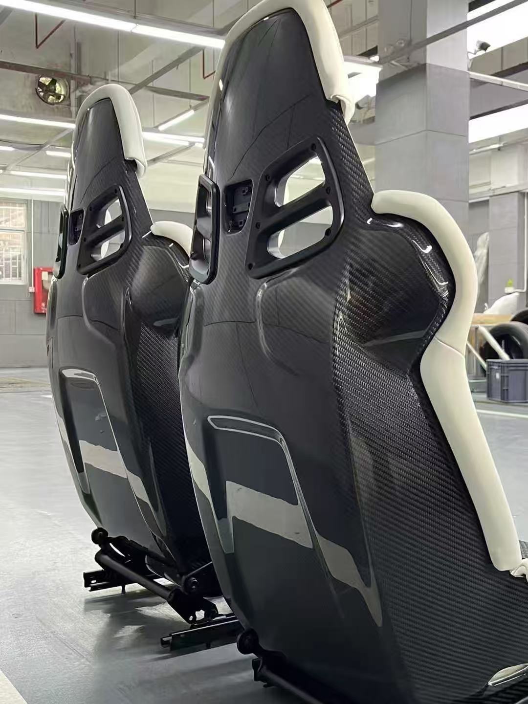 Porsche GT3 RS Style Dry Carbon Bucket Seat - styling view