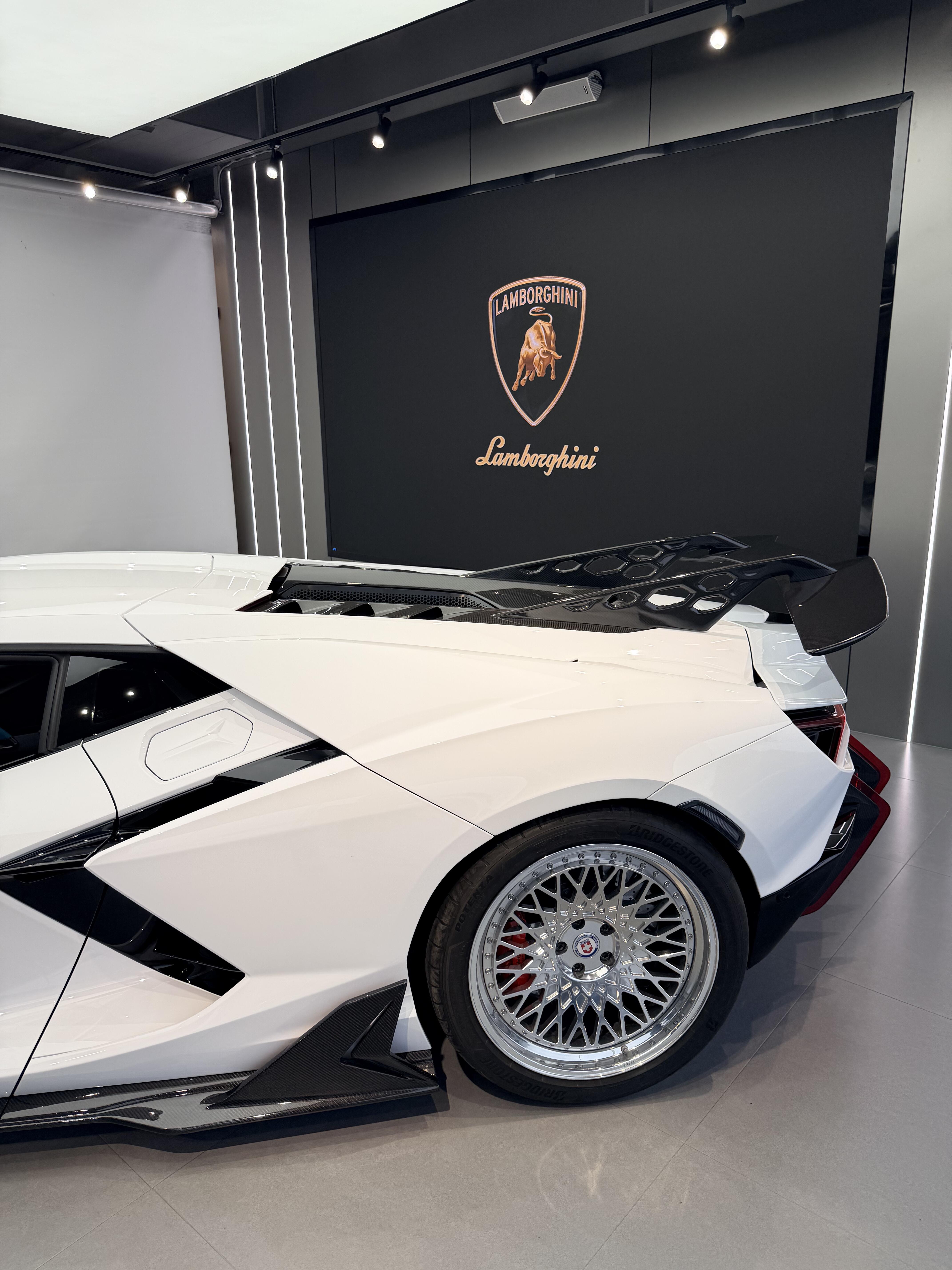 Lamborghini Revuelto DK Style Parts - styling view