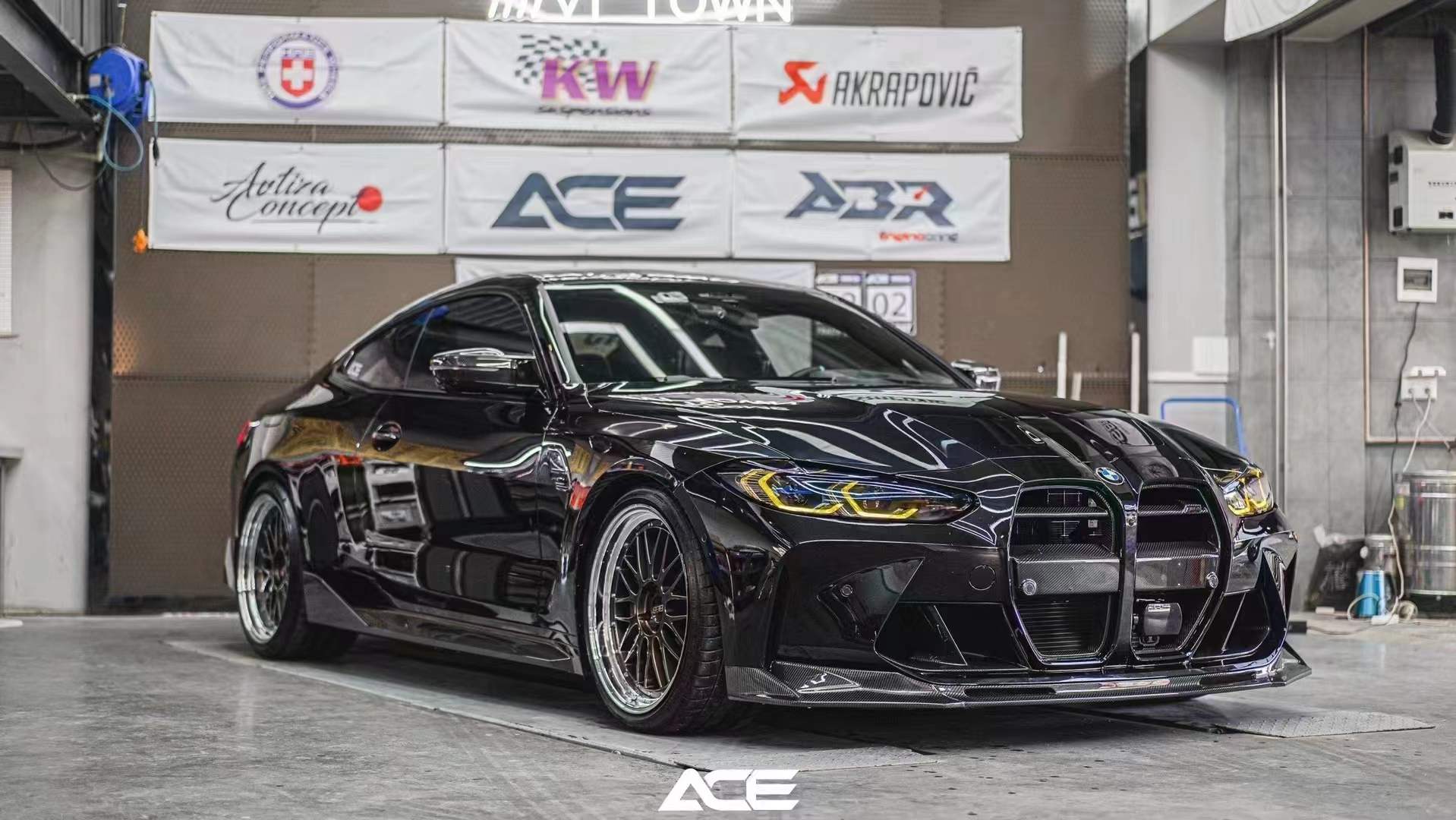 BMW G80 M3/G82 M4 V Style Dry Carbon Parts - styling view