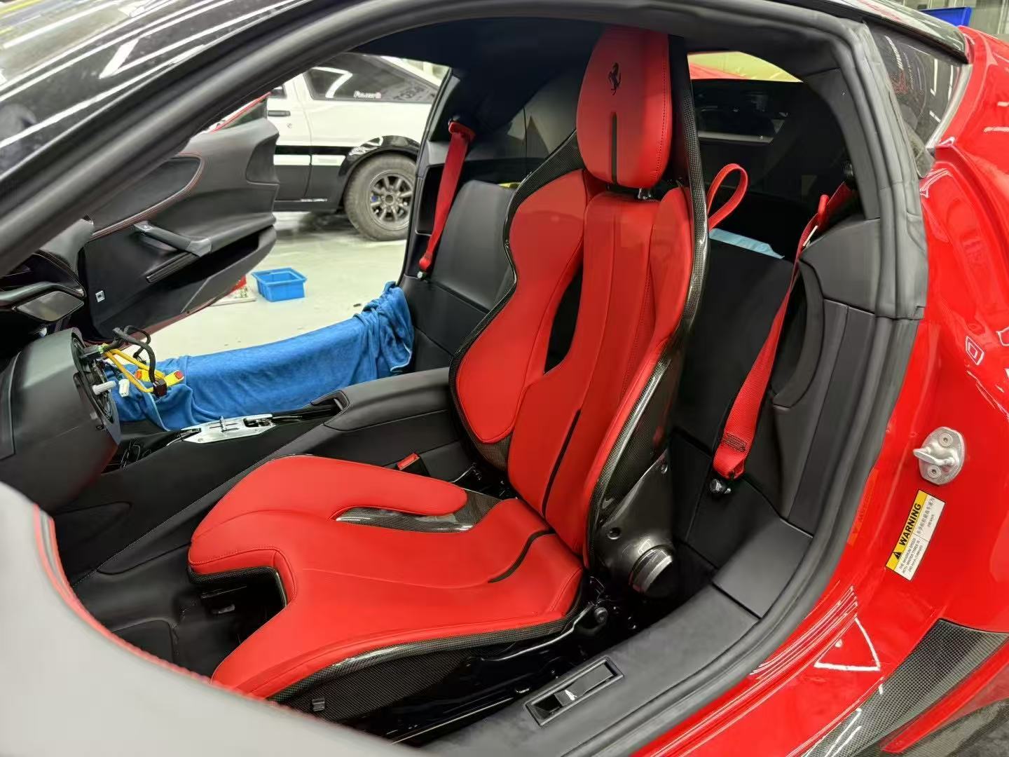 Ferrari 296 / SF90 Style Dry Carbon Bucket Seat - styling view