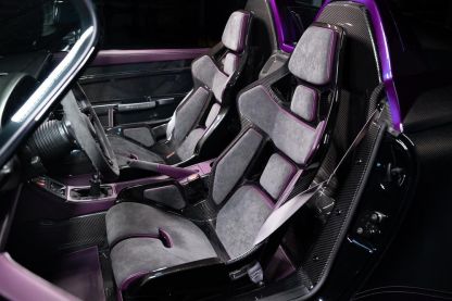 Porsche GW Style Dry Carbon Bucket Seat - styling view