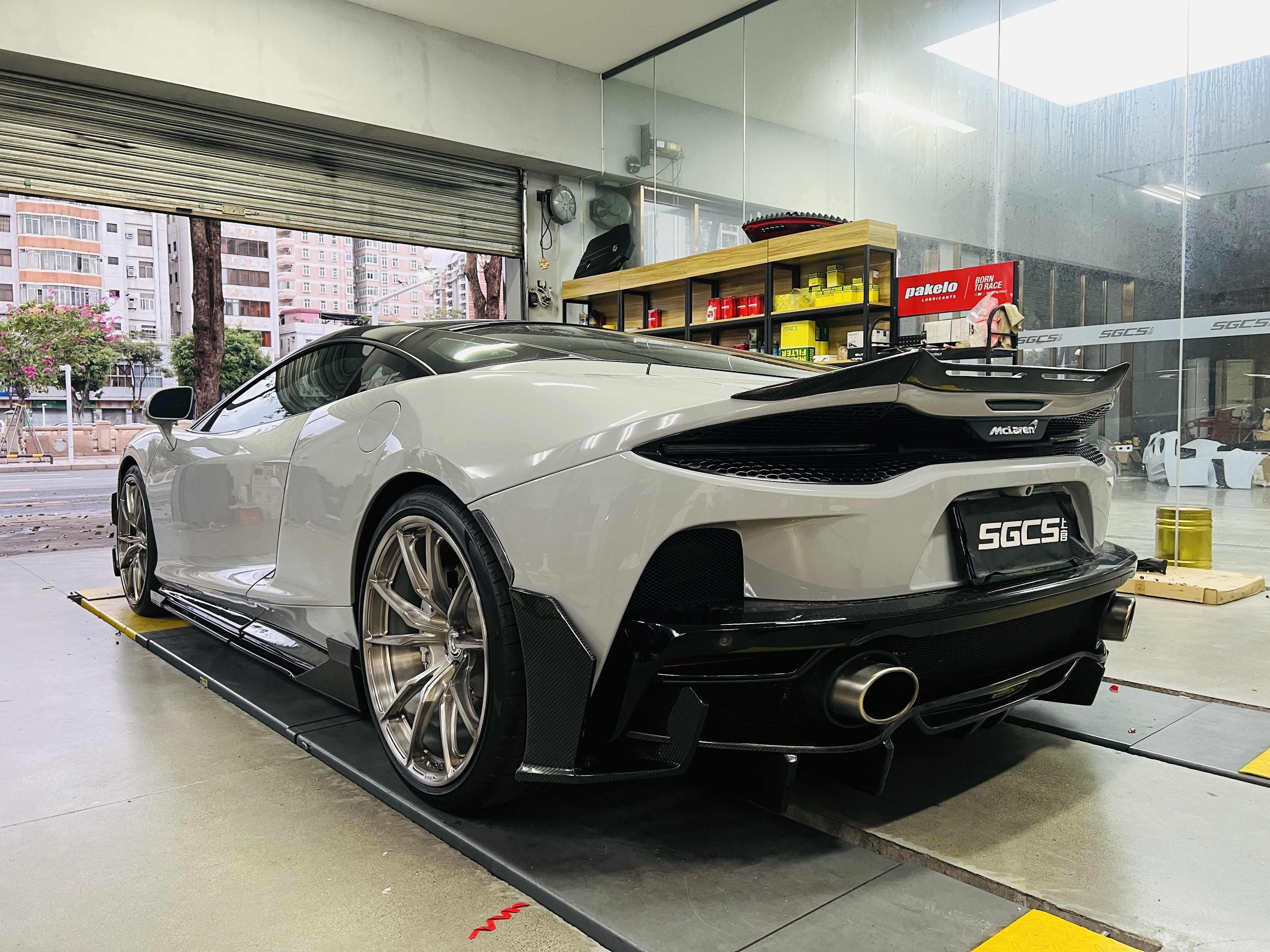 McLaren GT Dry Carbon Parts - styling view