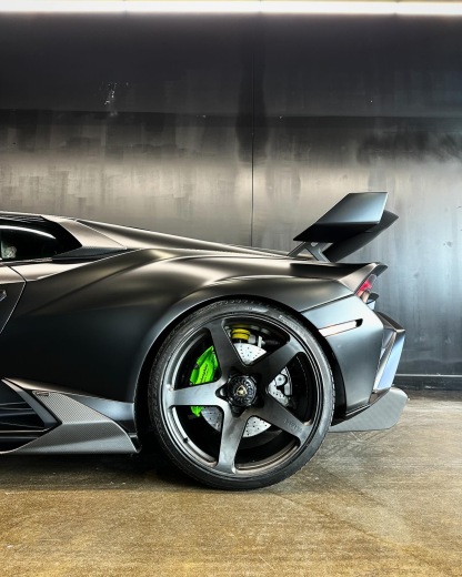 Lamborghini STO V Style Dry Carbon Parts - styling view