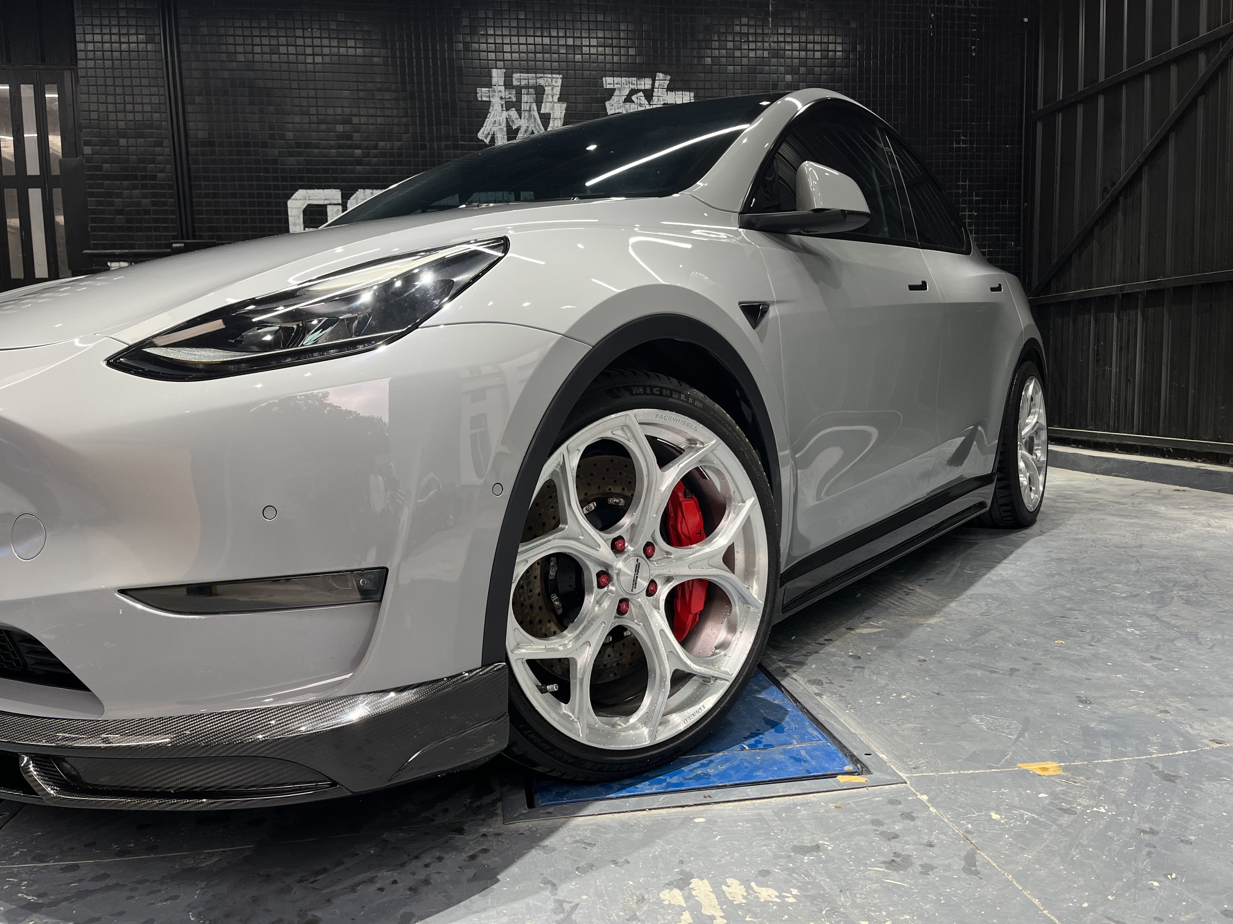 Tesla Model Y Ocean Design Generation 2 Dry Carbon Parts - styling view