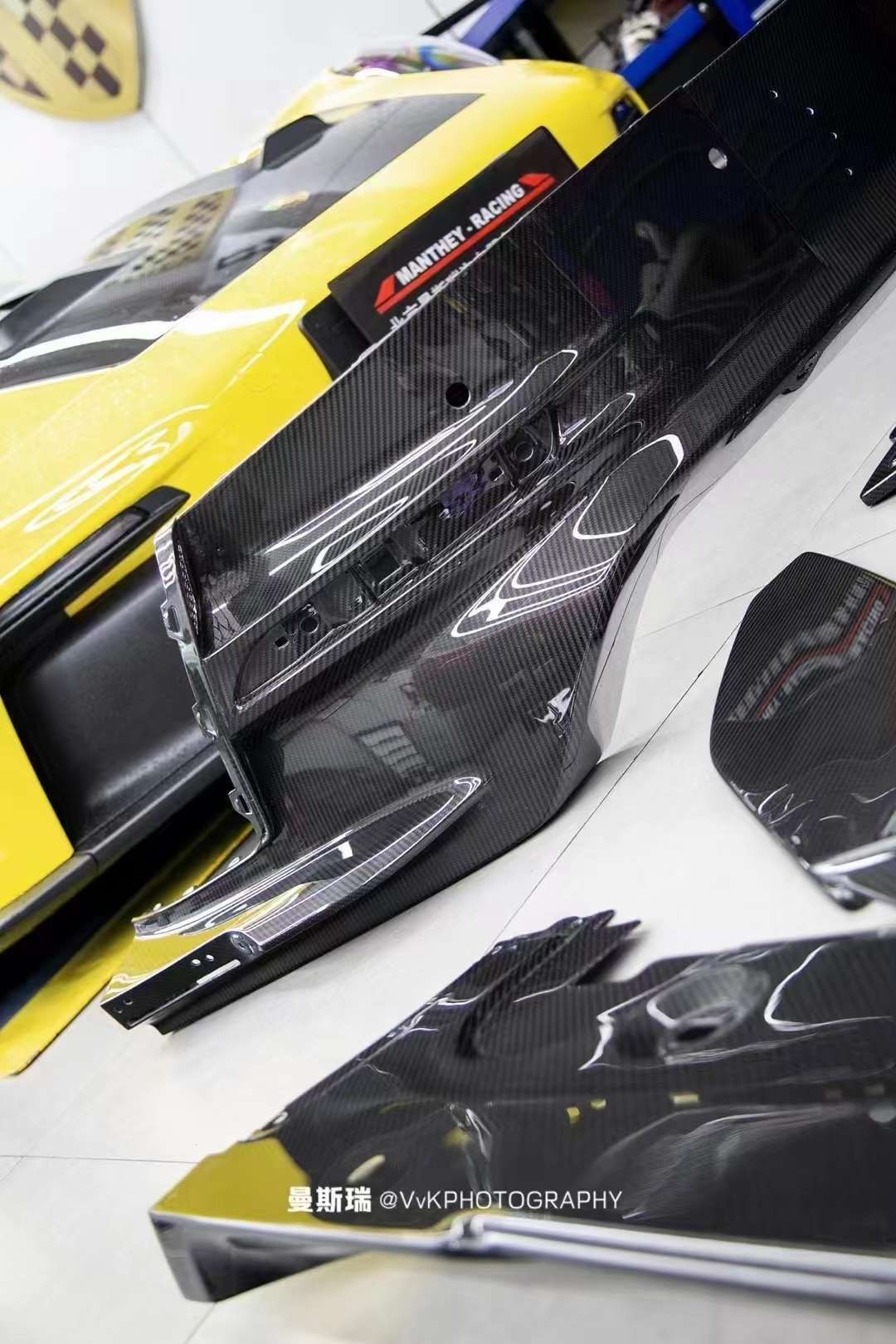 Porsche 992 GT3 RS OEM Style Dry Carbon Parts - styling view