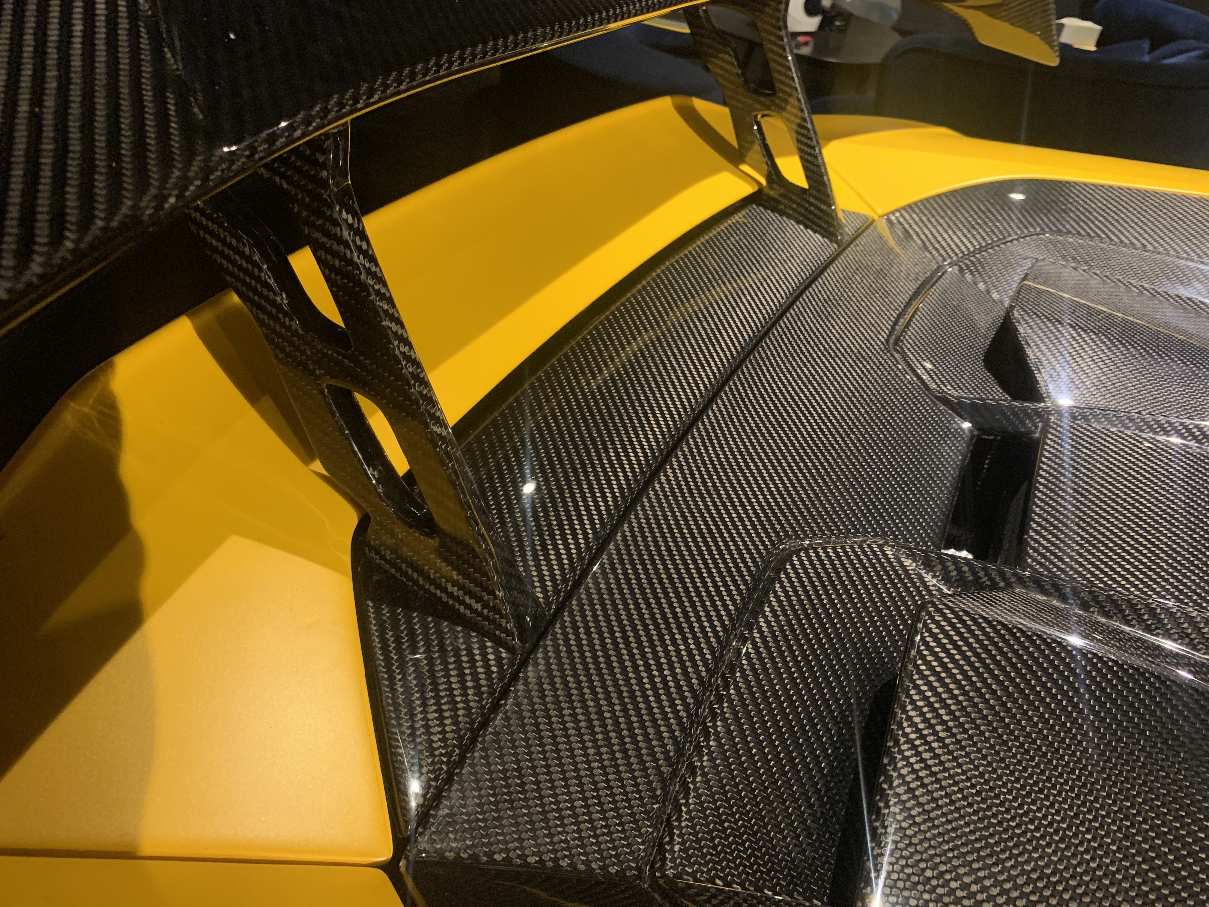 Lamborghini EVO Ocean Design Style Dry Carbon Parts - styling view