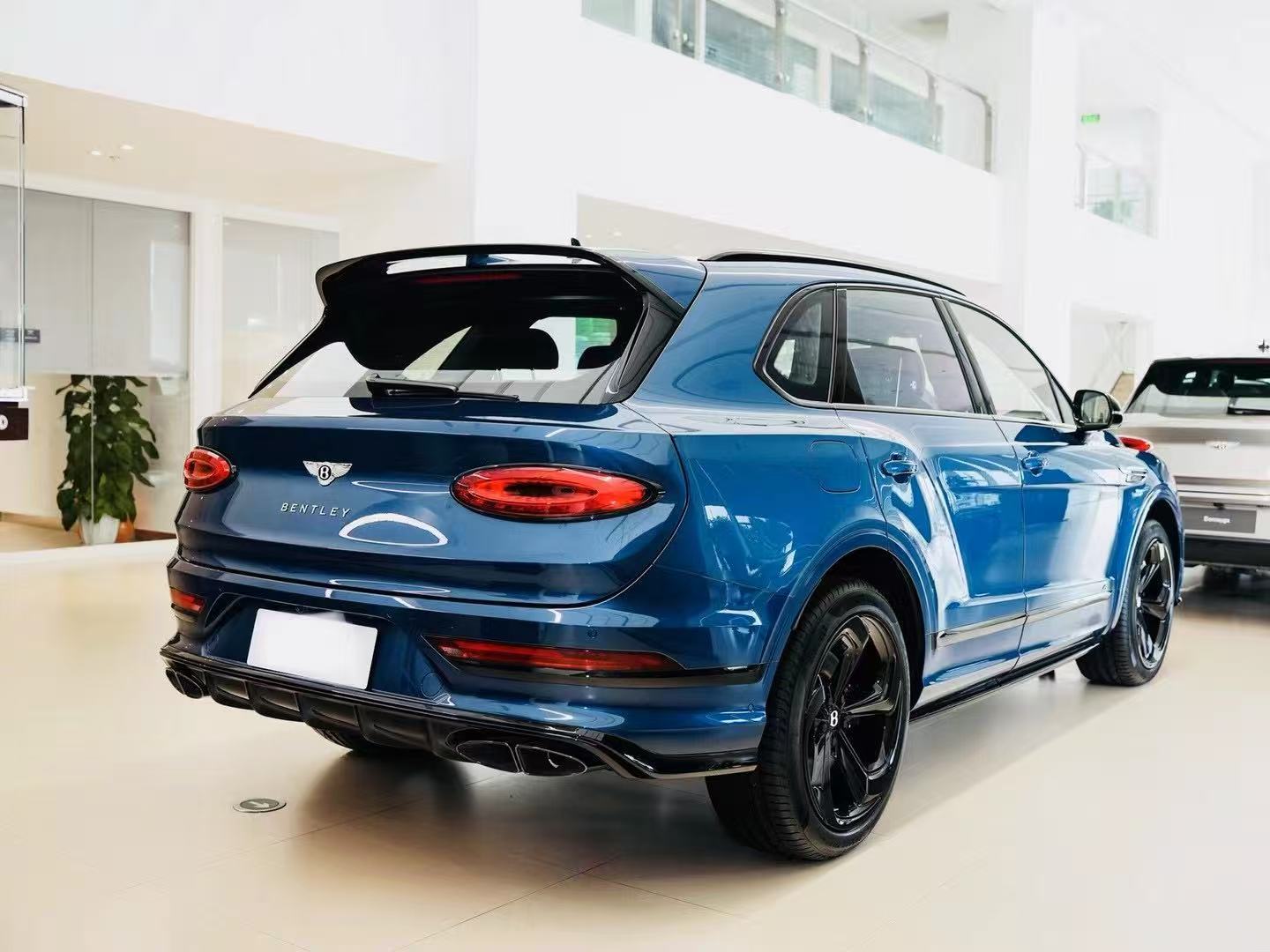Bentley Bentayga 2021-2025 V8 S Style Dry Carbon Parts - styling view