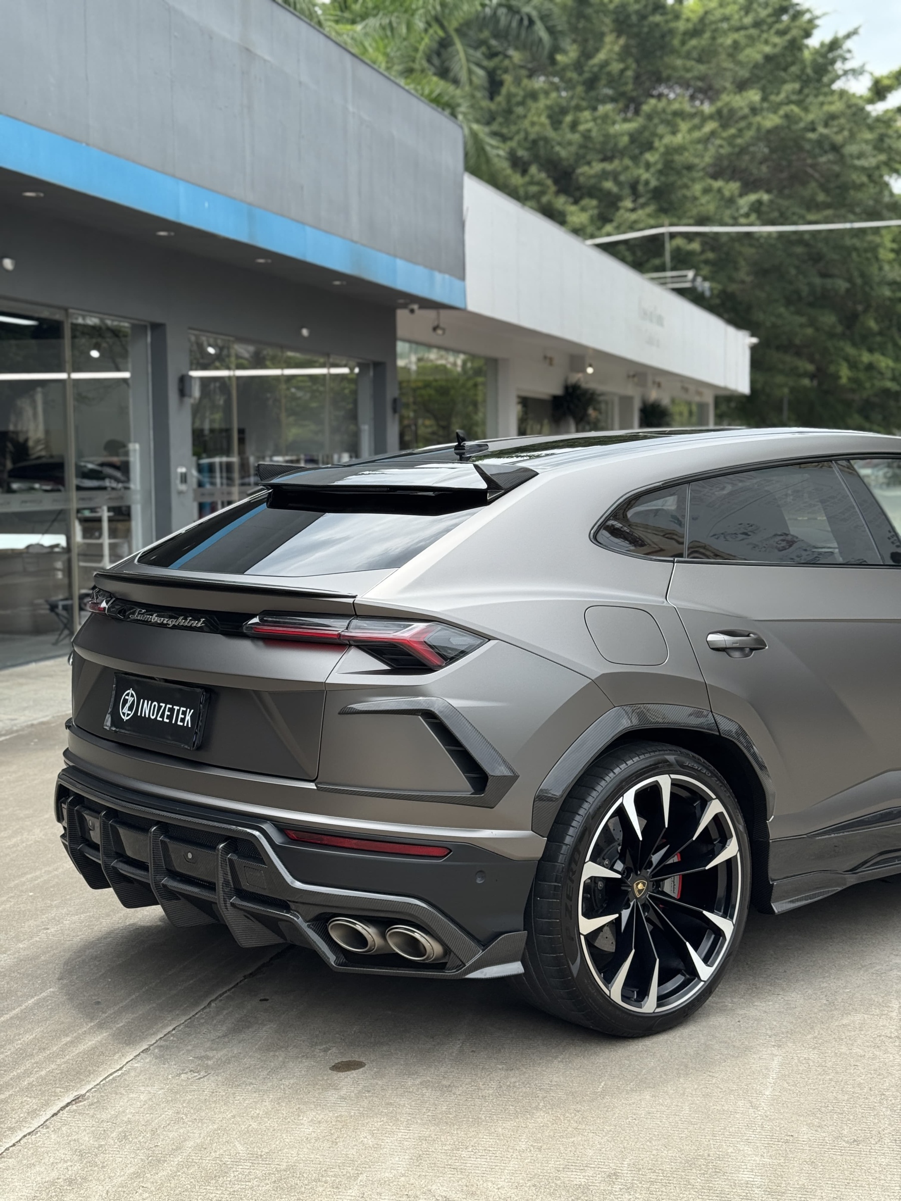 Lamborghini Urus Topcar Style Dry Carbon Parts - styling view