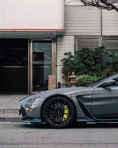 Aston Martin Vantage V12 Style Conversion Parts - styling view