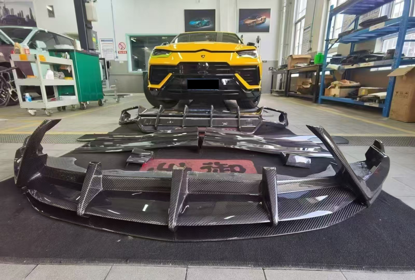 Lamborghini Urus S Topcar Style Dry Carbon Parts - styling view