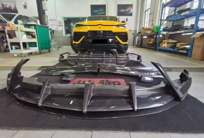 Lamborghini Urus S Topcar Style Dry Carbon Parts - styling view