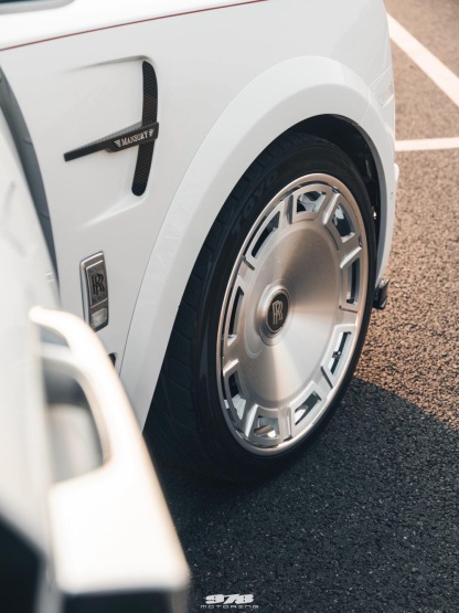 Rolls-Royce Cullinan MSY Generation 1 Style Dry Carbon Body Kit - styling view