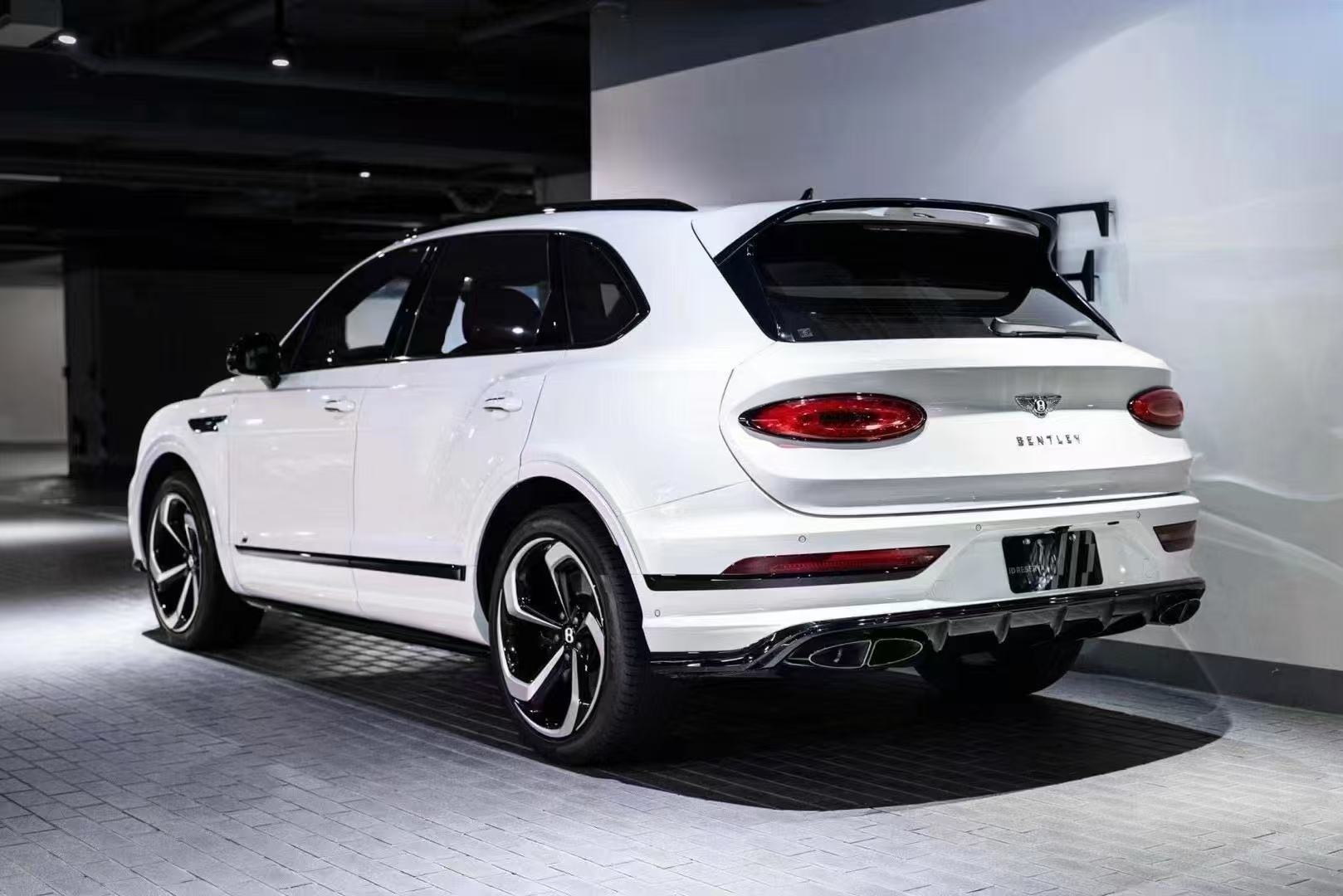 Bentley Bentayga 2021-2025 V8 S Style Dry Carbon Parts - styling view