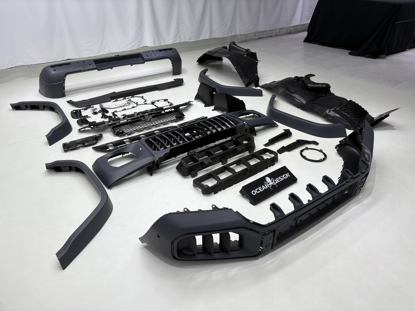 Mercedes-Benz W464/W465 G350/G500/G400 G63 AMG Style PP Conversion Kit - styling view