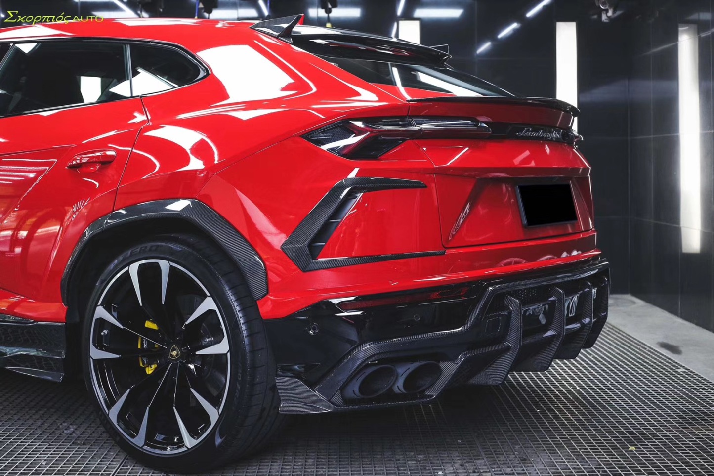 Lamborghini Urus Topcar Style Dry Carbon Parts - styling view