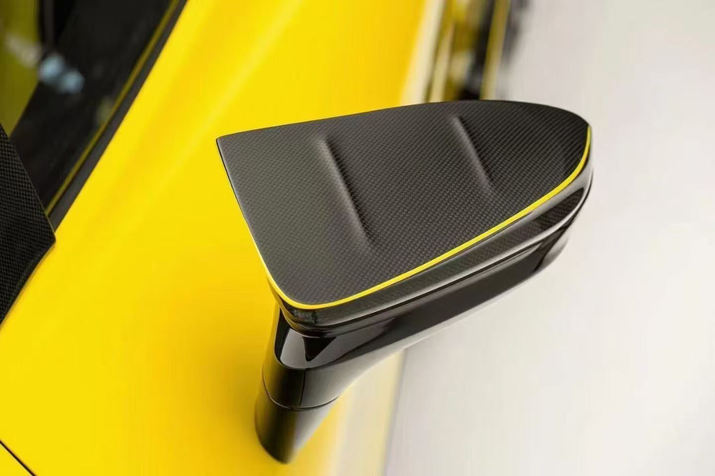 Ferrari SF90 M Style Dry Carbon Parts - styling view