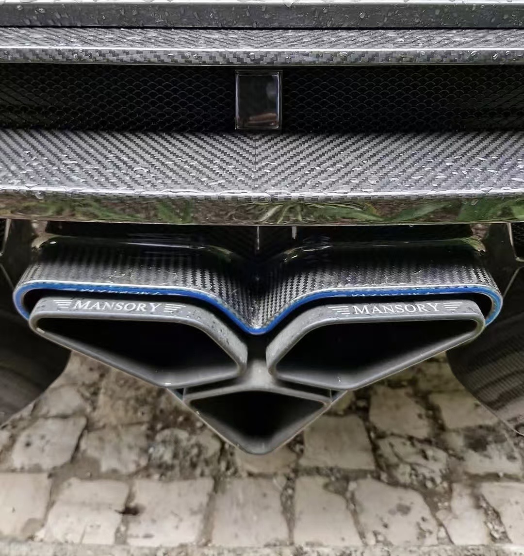 Lamborghini Urus MSY Generation 2 Style Dry Carbon Body Kit - styling view