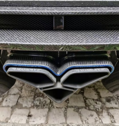Lamborghini Urus MSY Generation 2 Style Dry Carbon Body Kit - styling view