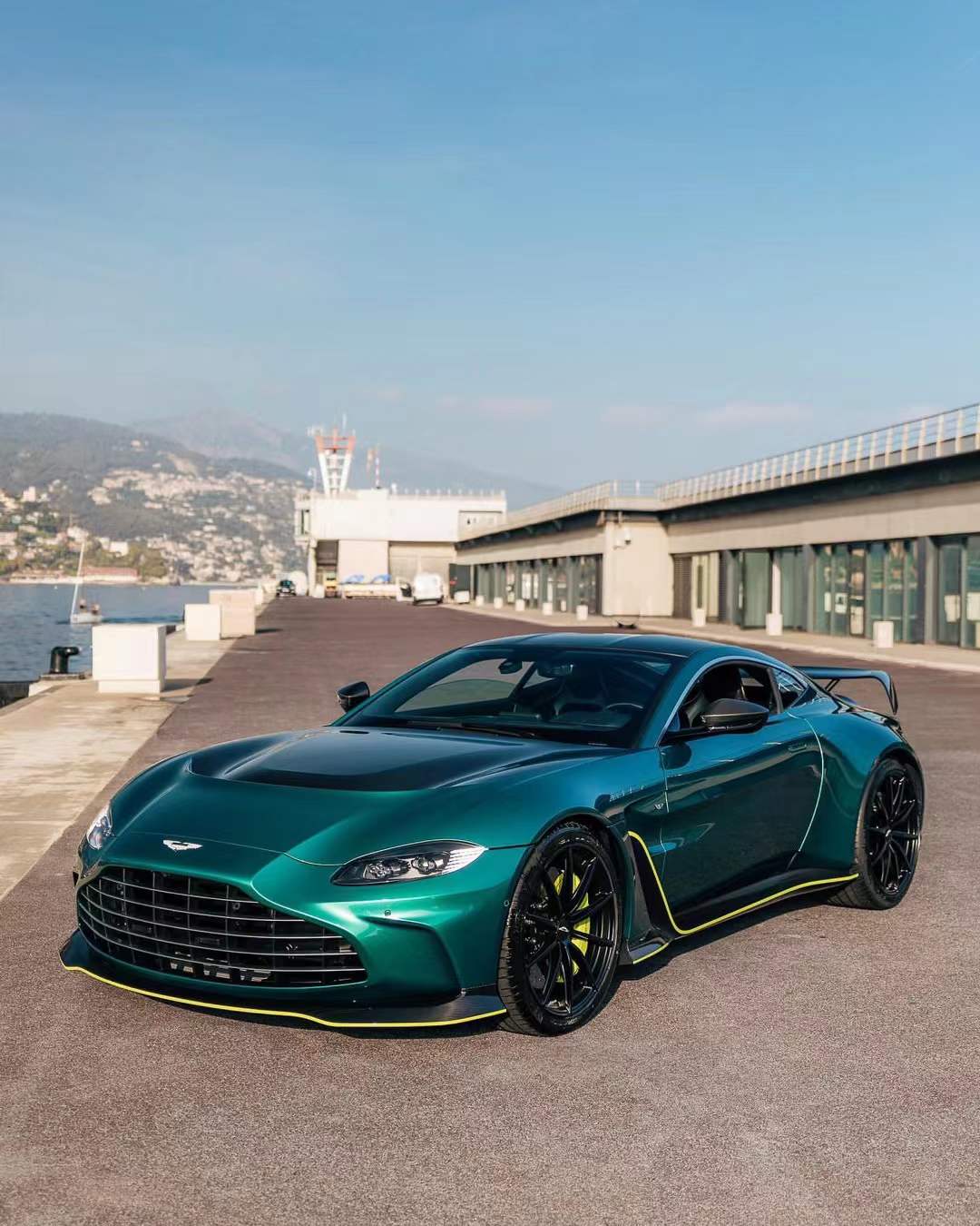 Aston Martin Vantage V12 Style Conversion Parts - styling view