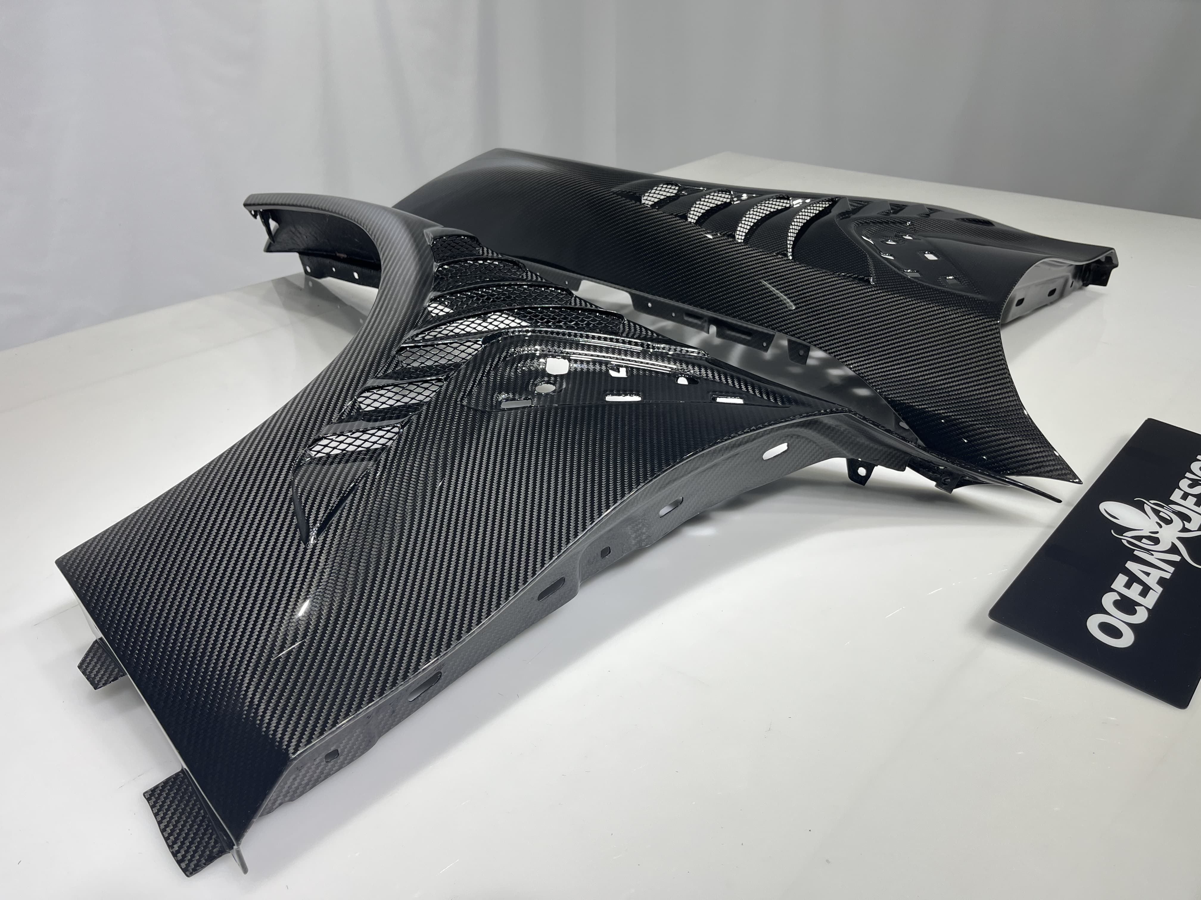 BMW G80 M3/G82 M4 Ocean Design Dry Carbon Shark-Fin Fenders - styling view