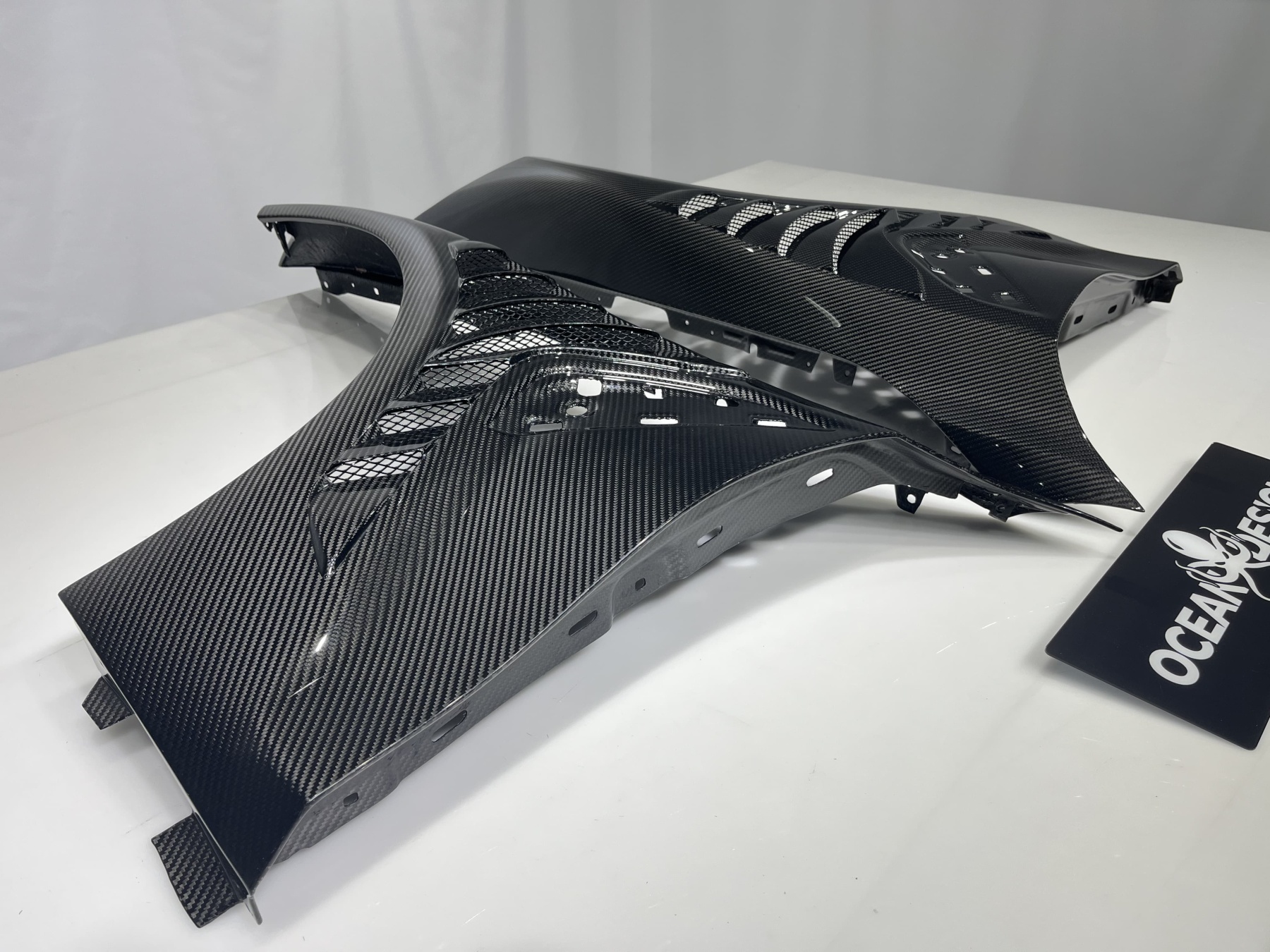 BMW G80 M3/G82 M4 Ocean Design Dry Carbon Shark-Fin Fenders - styling view
