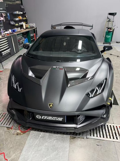Lamborghini STO V Style Dry Carbon Parts - styling view