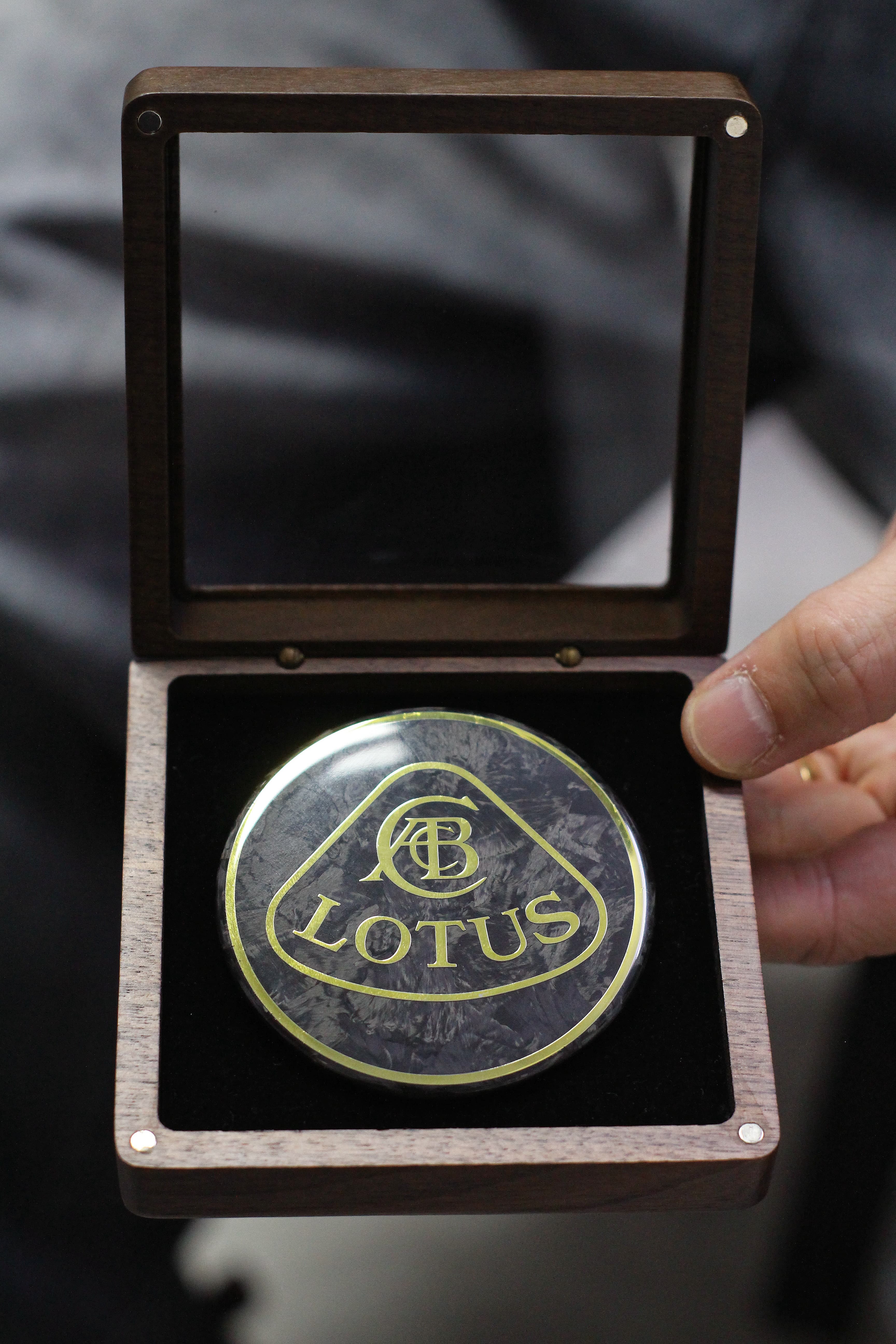 Lotus Emira/Eletre/Emeya Marble-Pattern Dry Carbon Badges - styling view