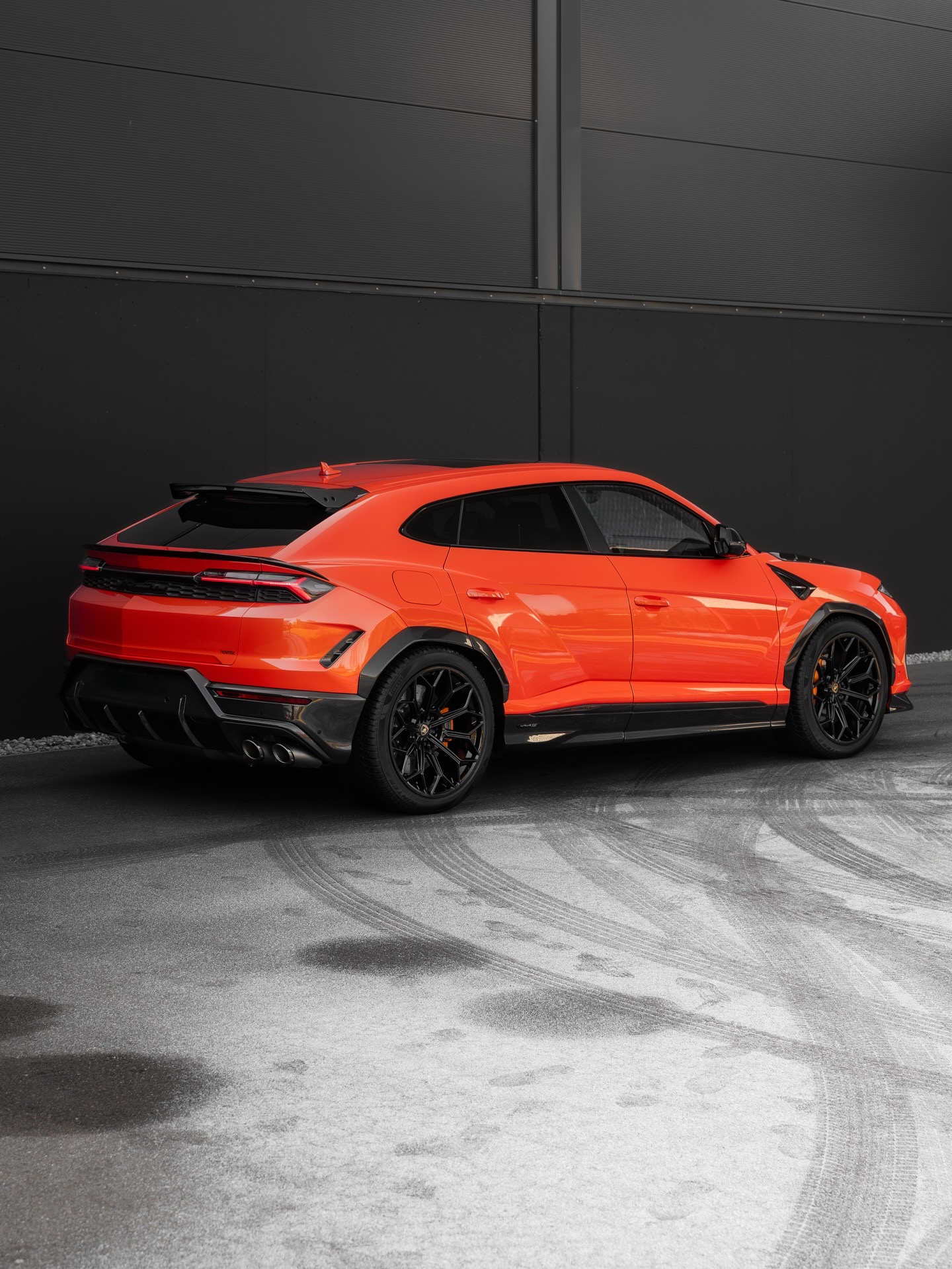 Lamborghini Urus SE N Style Parts - styling view
