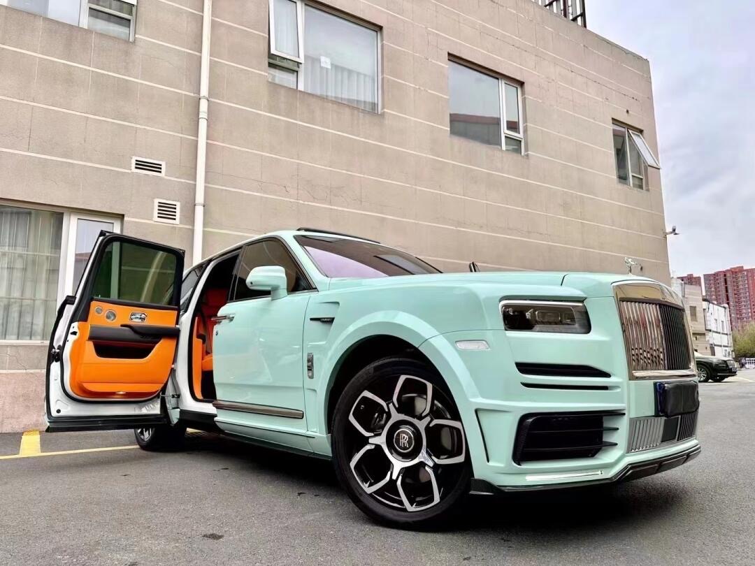 Rolls-Royce Cullinan MSY Generation 1 Style Dry Carbon Body Kit - styling view