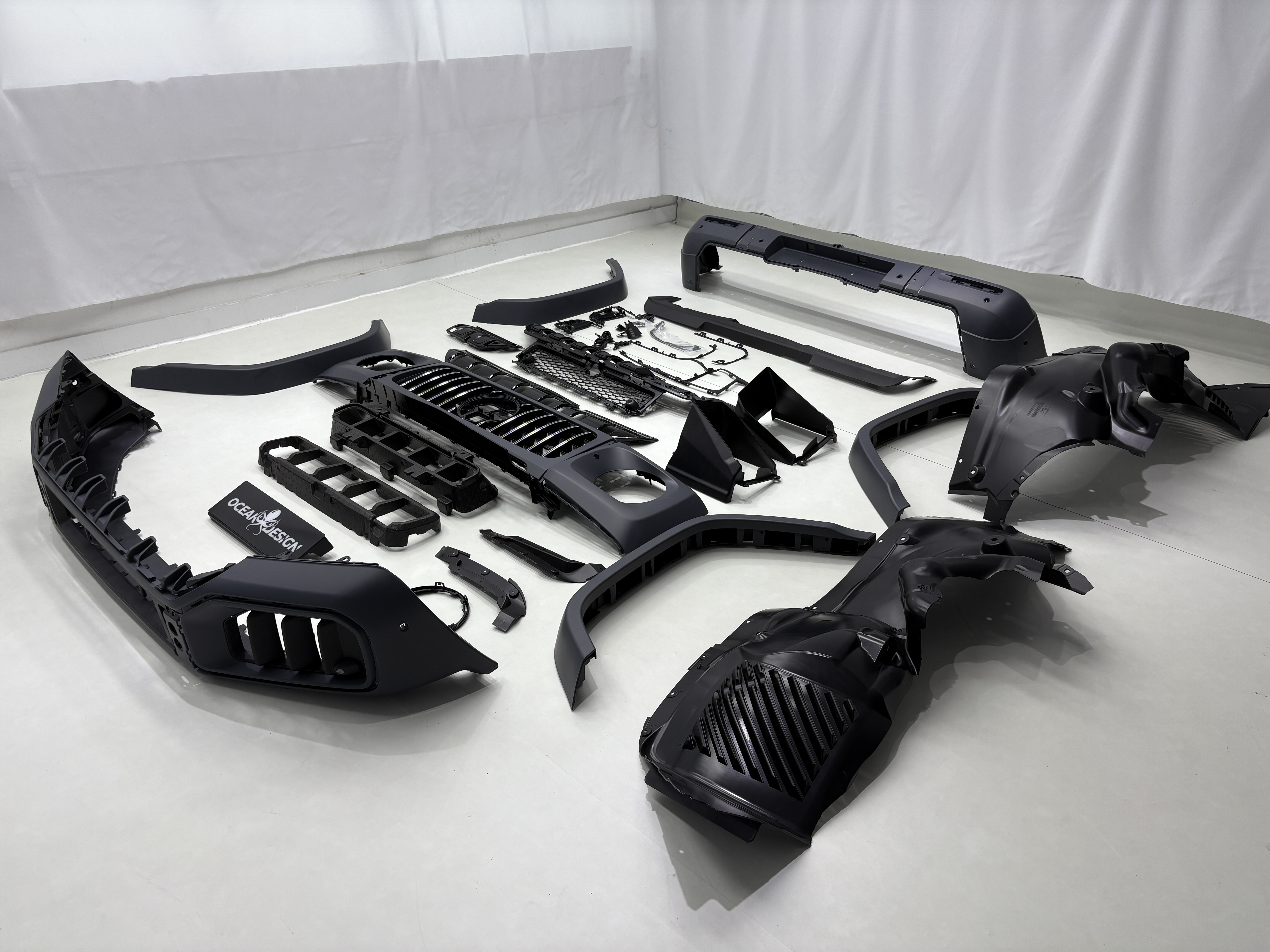 Mercedes-Benz W464/W465 G350/G500/G400 G63 AMG Style PP Conversion Kit - styling view