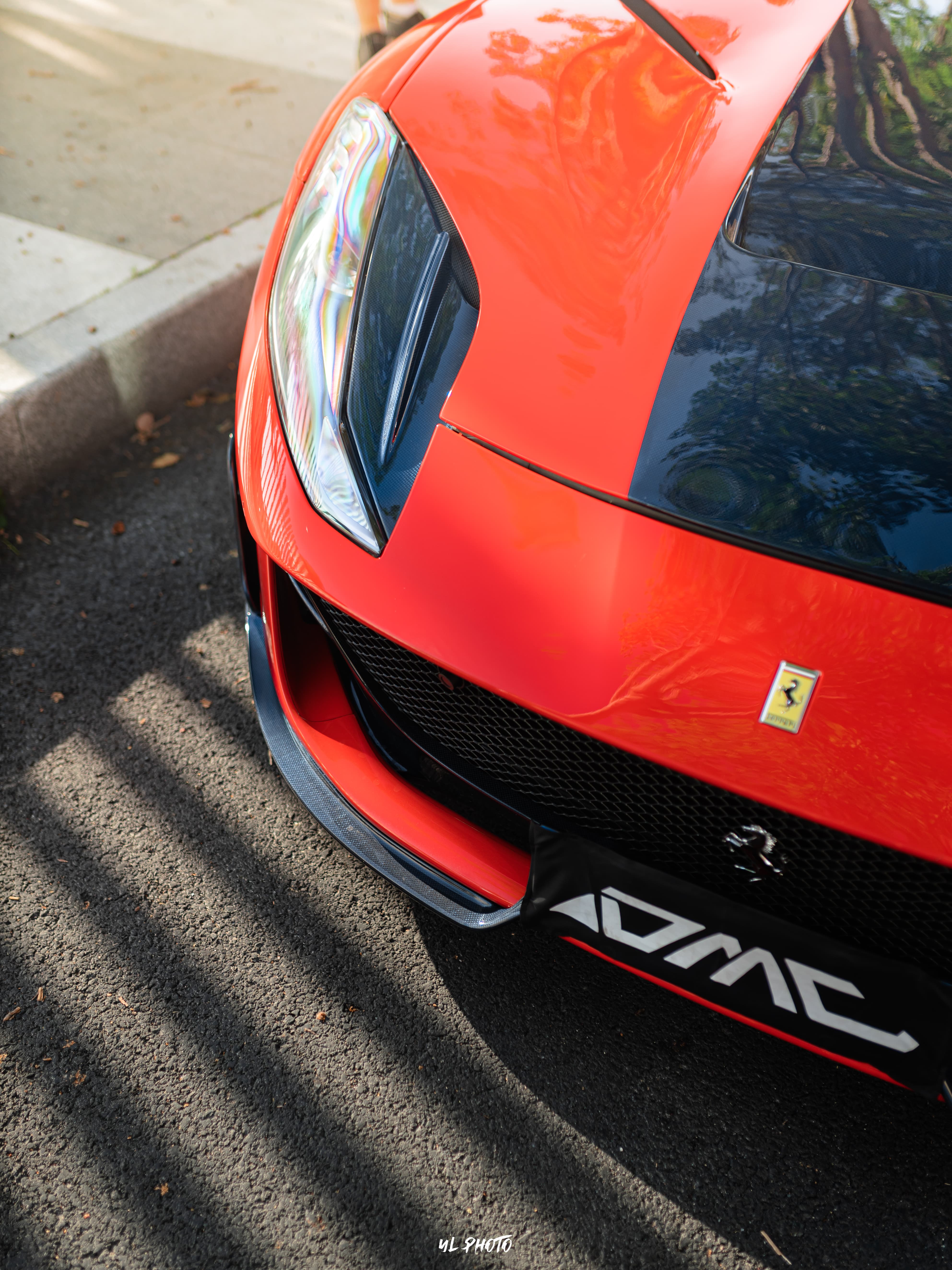 Ferrari 812 MSY Style Dry Carbon Parts - styling view