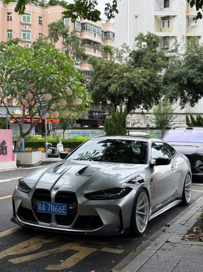 BMW G80 M3/G82 M4 AP Style Dry Carbon Fenders - styling view