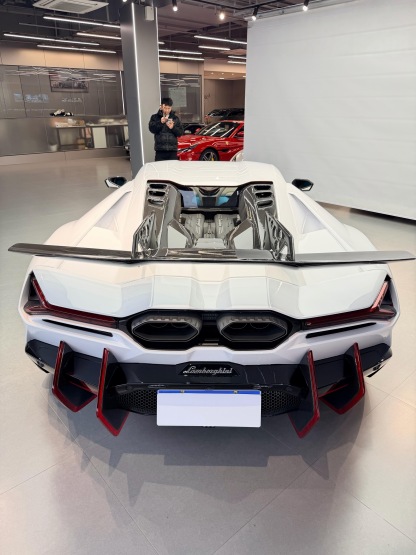 Lamborghini Revuelto DK Style Parts - styling view
