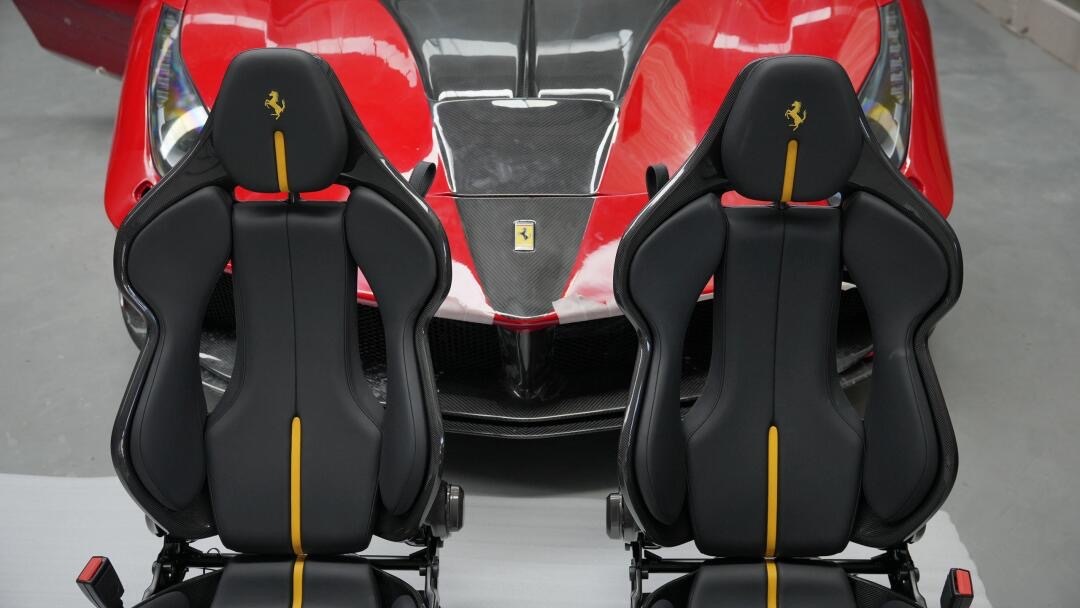 Ferrari 296 / SF90 Style Dry Carbon Bucket Seat - styling view