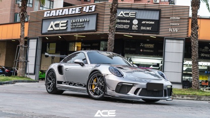 Porsche 991 GT3 RS OEM Style Dry Carbon Parts - styling view