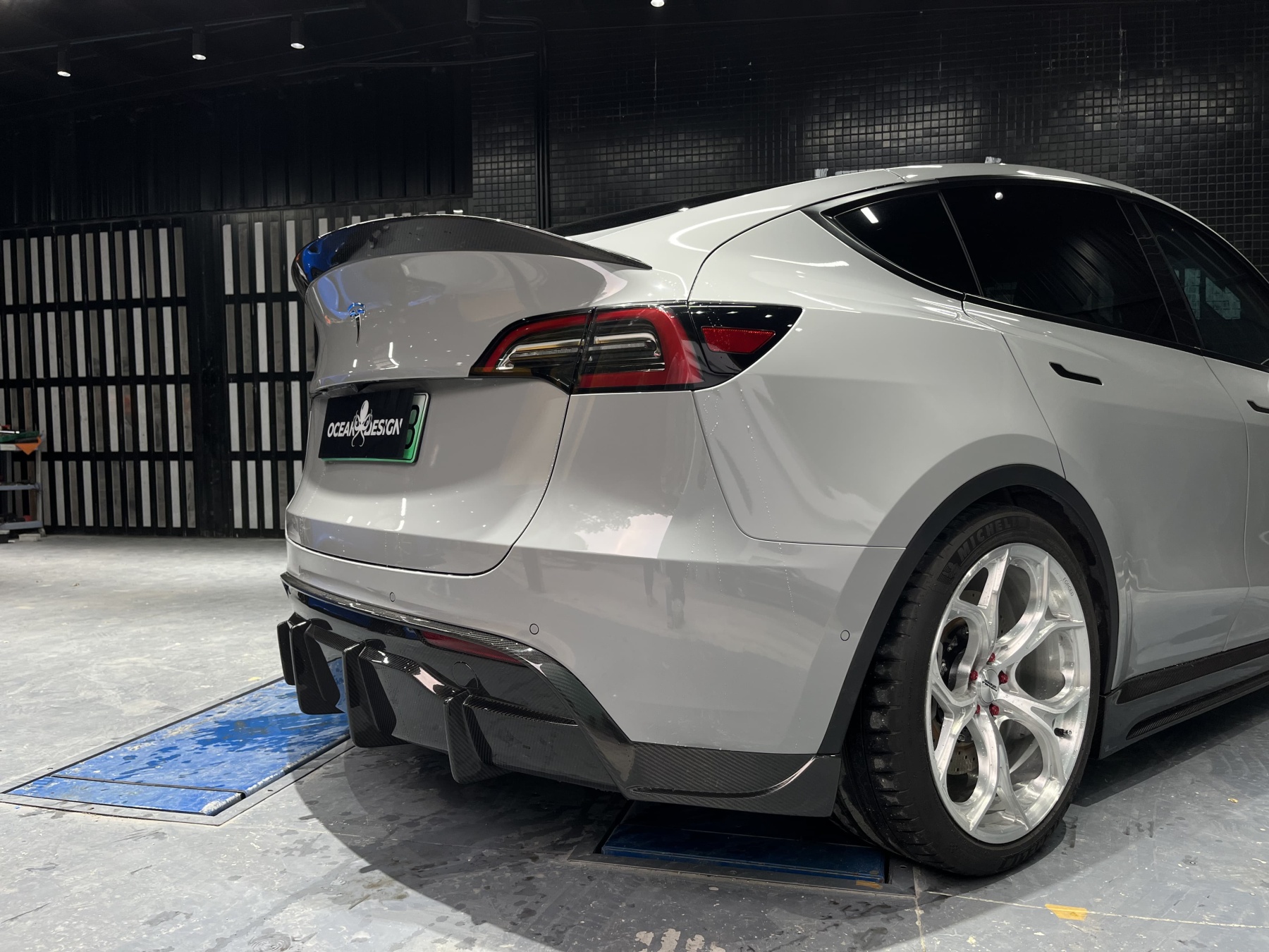 Tesla Model Y Ocean Design Generation 2 Dry Carbon Parts - styling view
