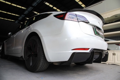 Tesla Model 3 V Style Parts - styling view