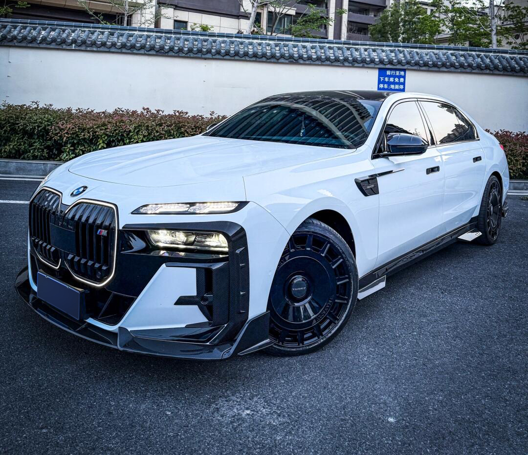 BMW 7 Series G70 MSY Style Parts - styling view