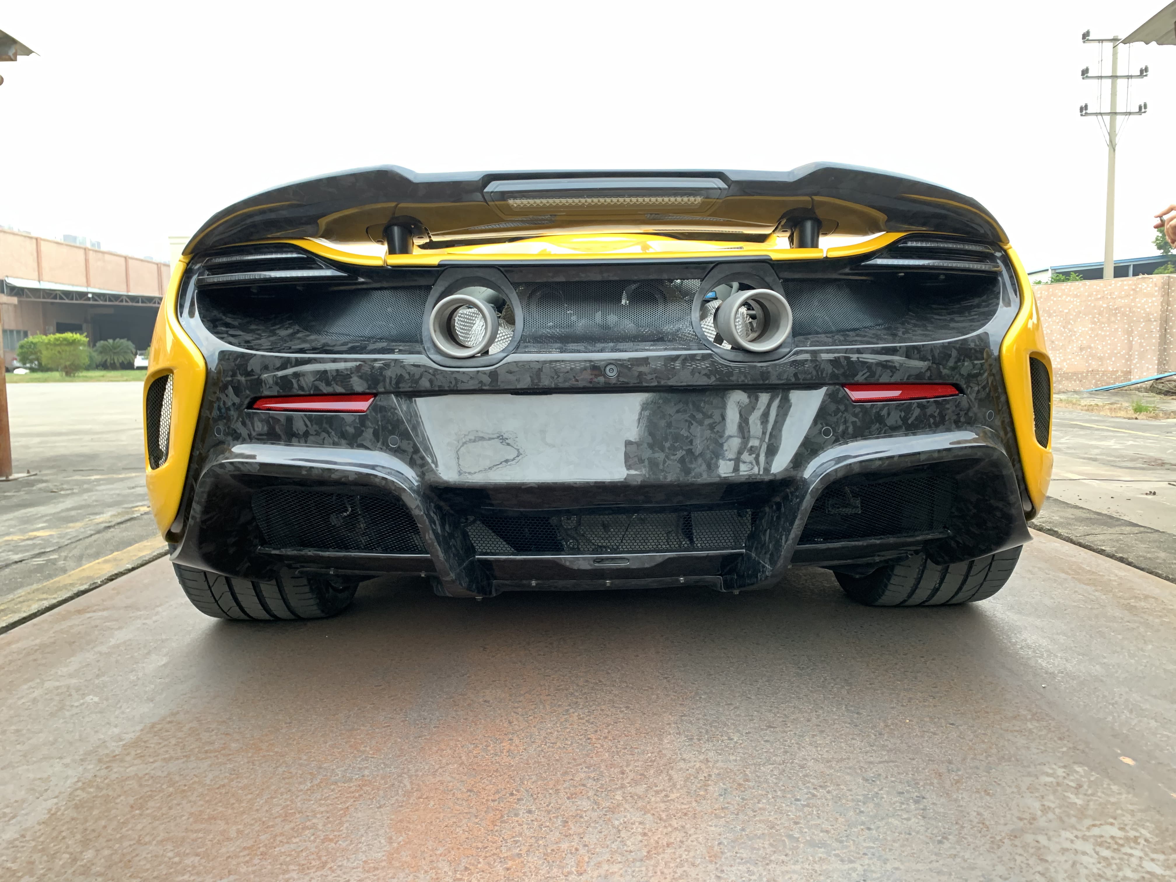 McLaren MP4-12C/625/650S 675LT Style Carbon Conversion Kit - styling view