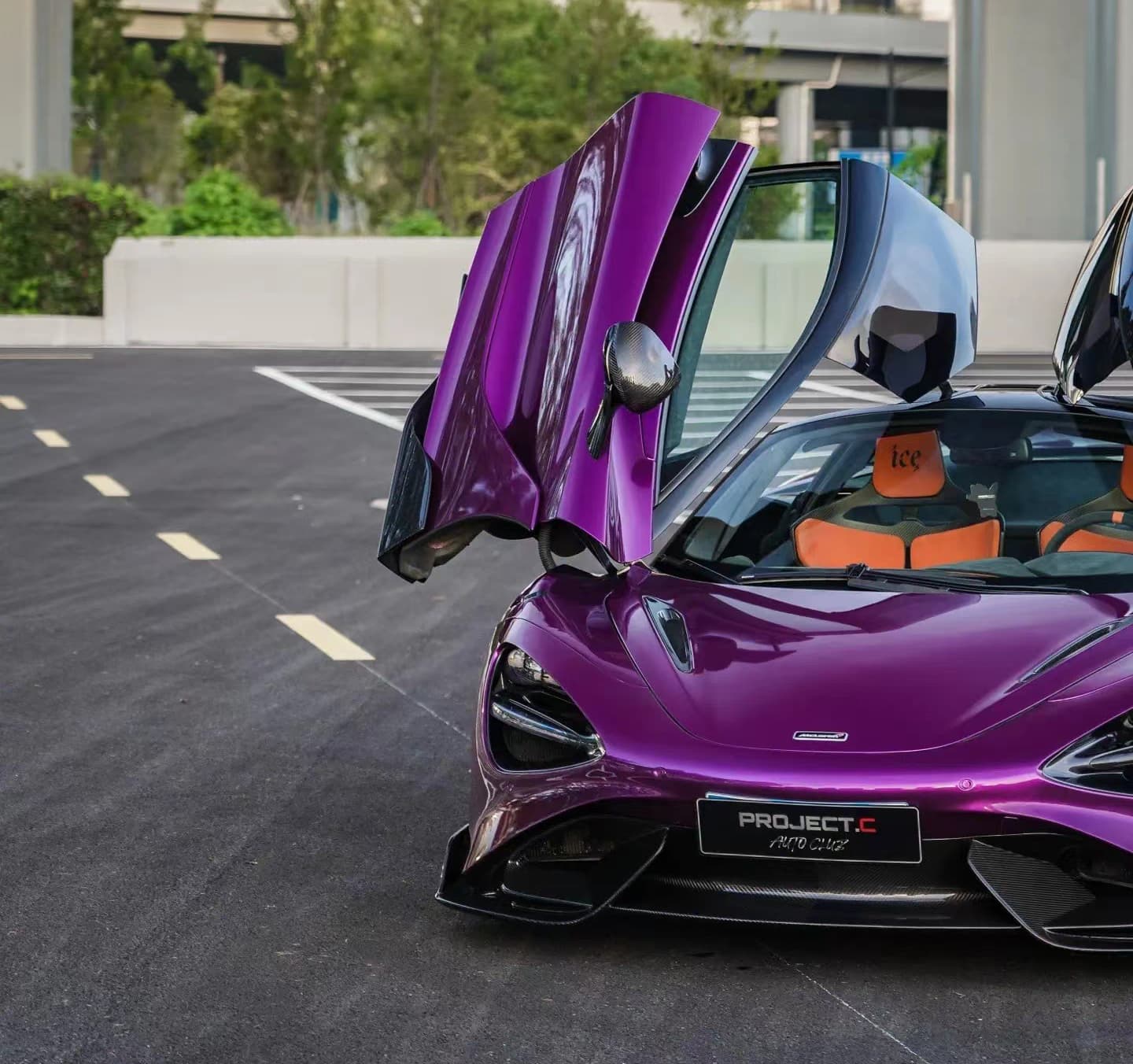 McLaren Senna Style Dry Carbon Bucket Seat - styling view