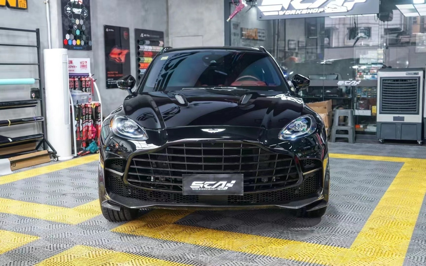 Aston Martin DBX 707 Style Conversion Parts - styling view