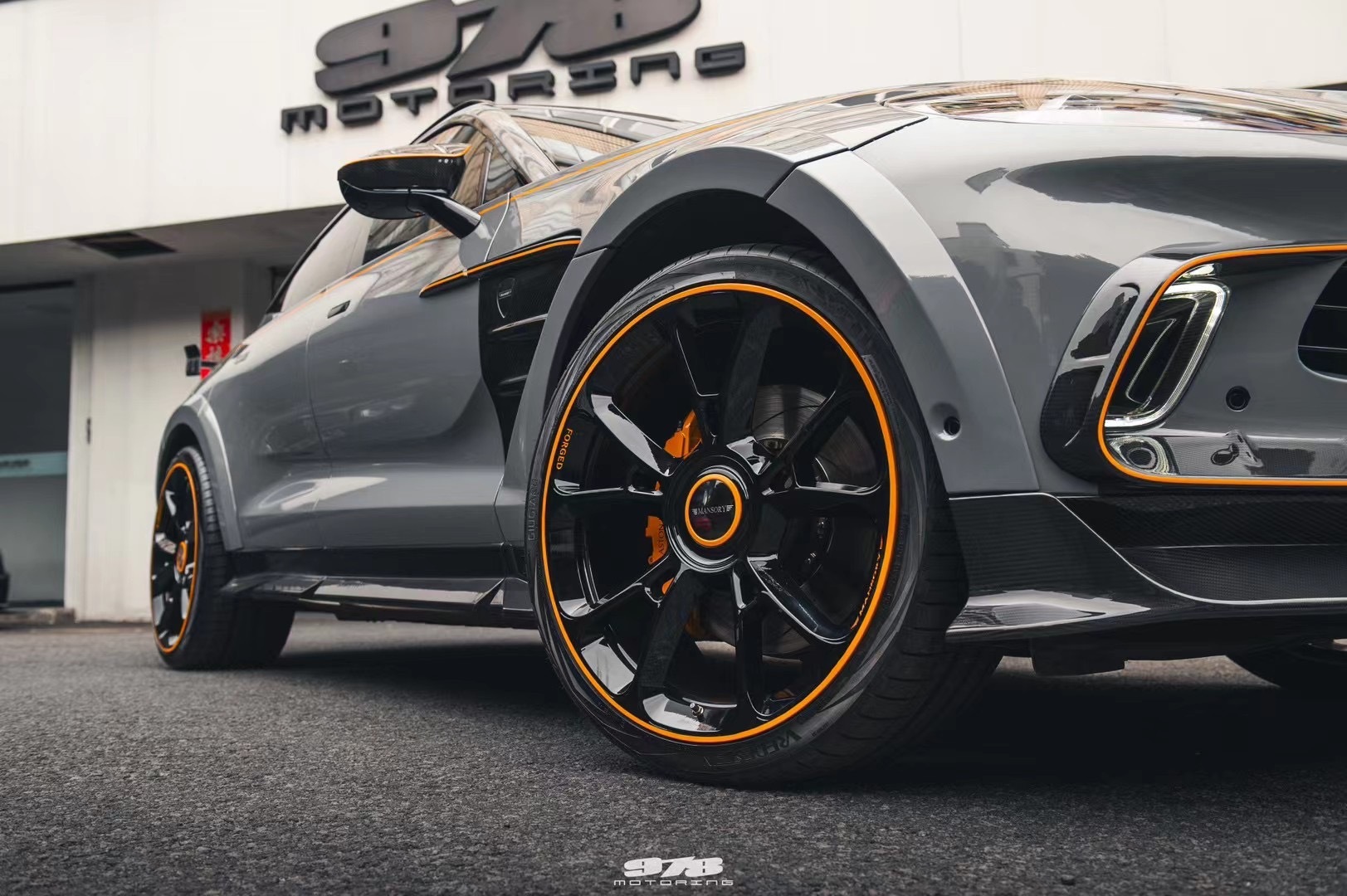 Aston Martin DBX MSY Style Widebody Parts - styling view