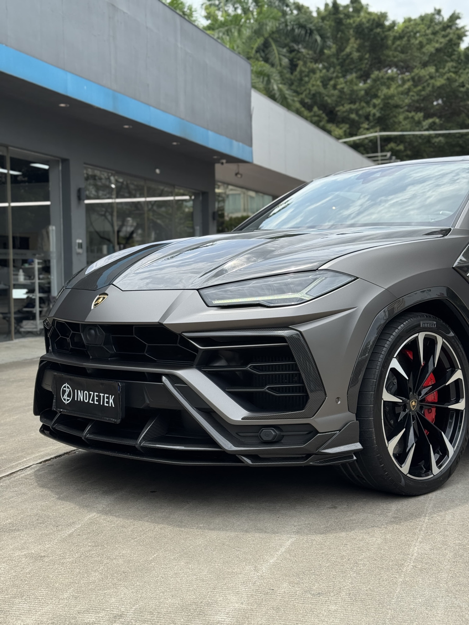 Lamborghini Urus Topcar Style Dry Carbon Parts - styling view