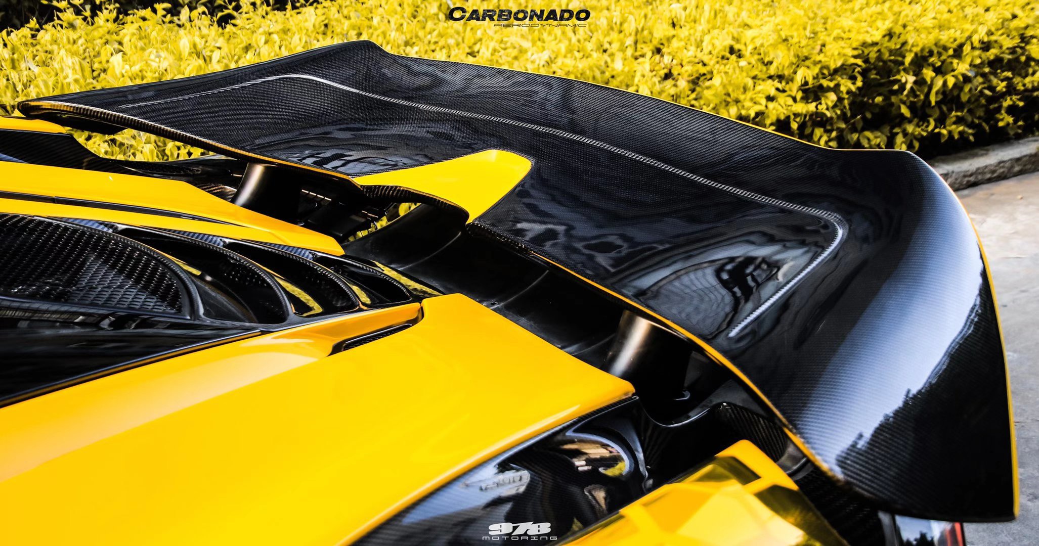McLaren 720S V Style Carbon Fiber Parts - styling view